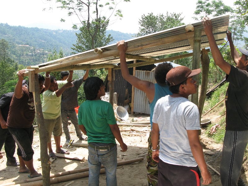 Immediate action in Nepal – emergency kitchen shelters